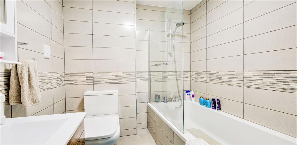 			2 Bedroom, 1 bath, 1 reception Apartment			 Sumatra Road, WEST HAMPSTEAD